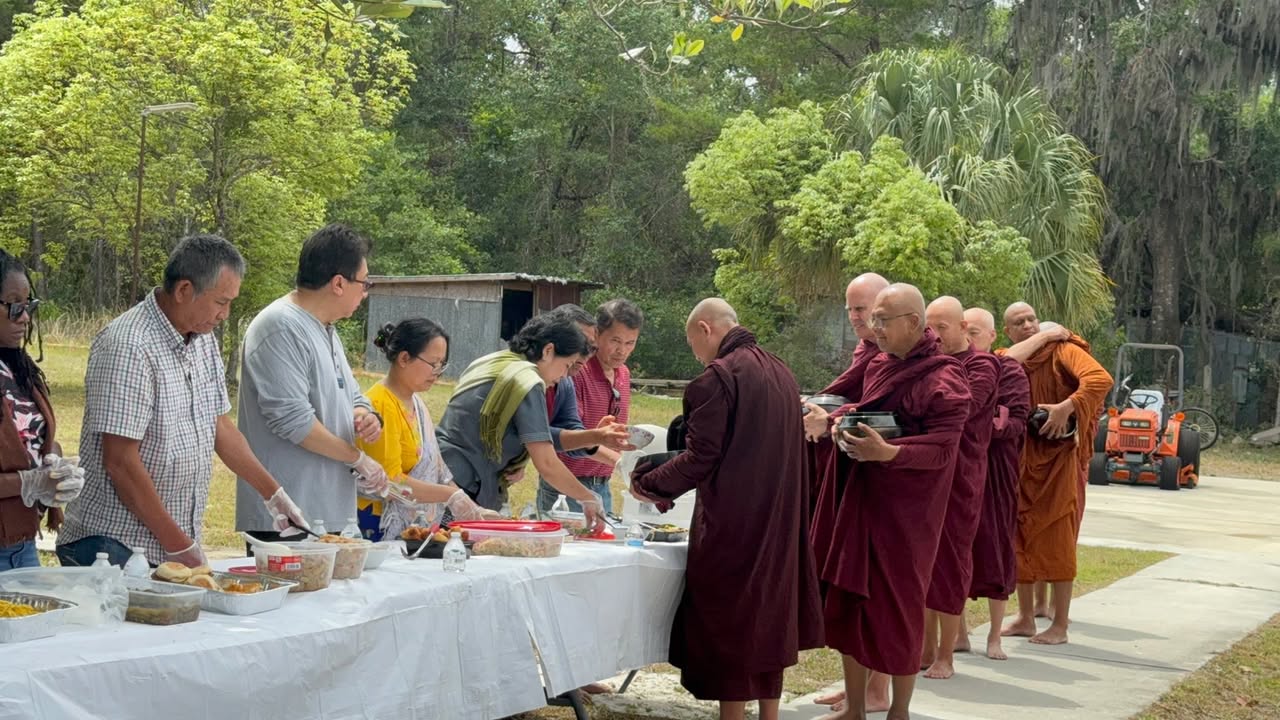 Visit of Ven. Sayadaw U Kundadhana and Sayadaw U Aggañña at Tayzawbatha